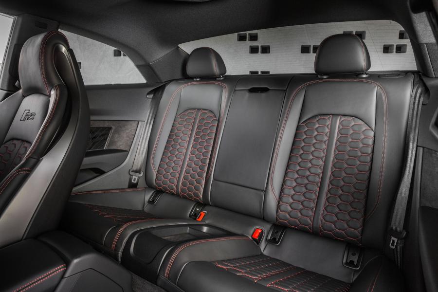 Интерьер Audi RS5 Coupe 2018 года  (WW) (фото 20 из 40)